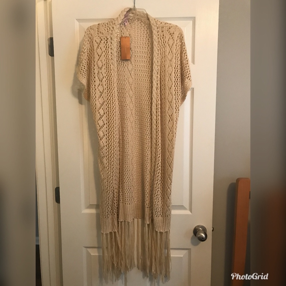 *MAKE AN OFFER* NWT Knit Short Sleeve Kimono